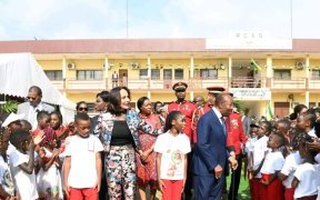 Arbre de noël&nbsp;: Ali Bongo et sa femme offrent des cadeaux aux enfants de militaires