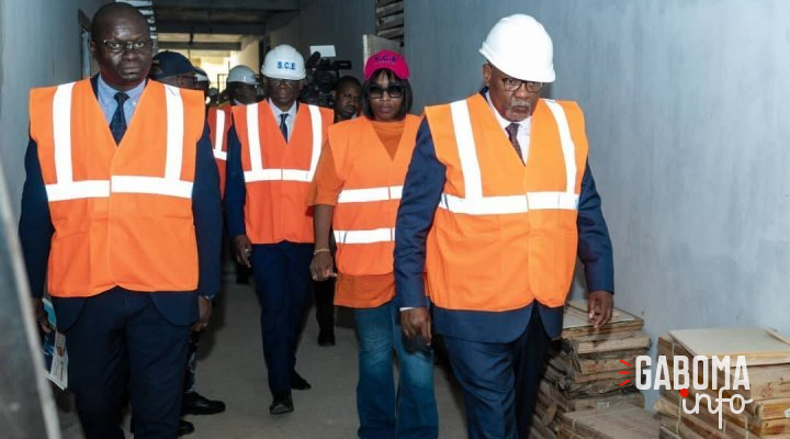 Akure-Davain inspecte l’ENM et le chantier de l’annexe du tribunal de Libreville