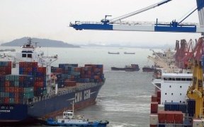 L’OMI adopte une stratégie révisée pour réduire les émissions de gaz à effet de serre dues aux transports maritimes