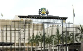 Qu’est ce qui justifierait la précampagne pour la présidentielle, vécue en ce moment au Gabon&nbsp;?